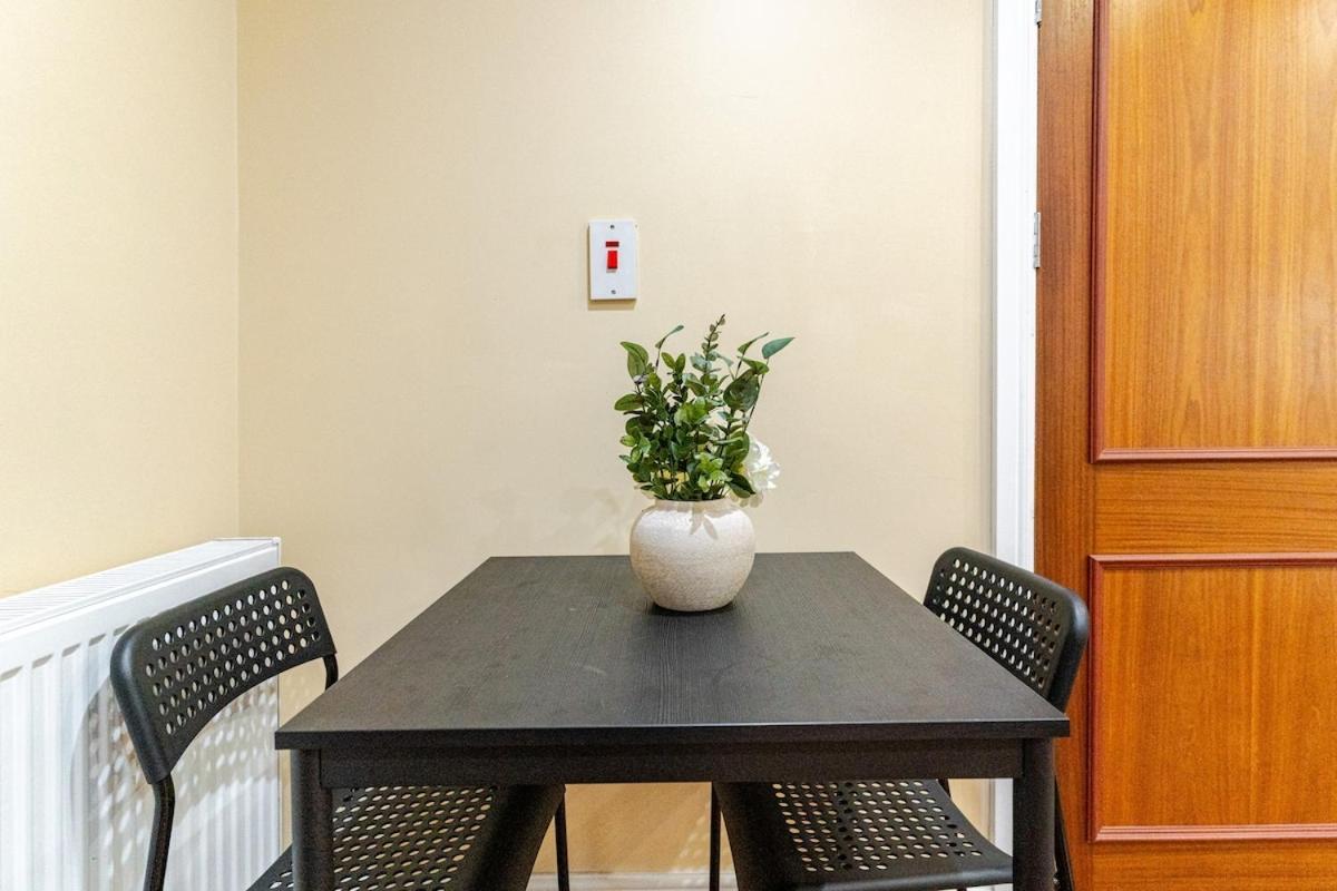 Cozy Flat In Walsall Town Centre المظهر الخارجي الصورة